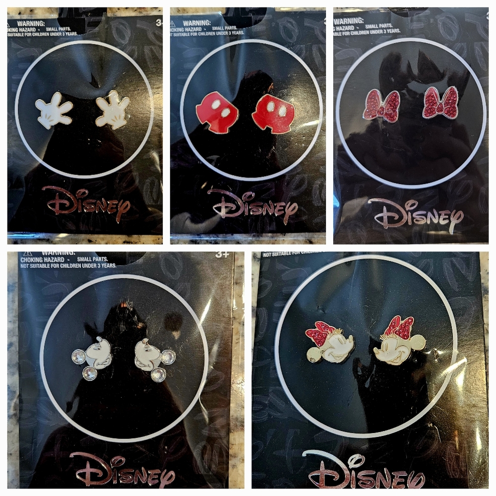 *NWT Disney Mickey Mouse Fashion Stud Earrings